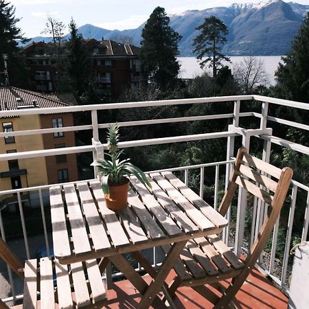 Studio With Lake And Montains Views Free Parking Луино Екстериор снимка