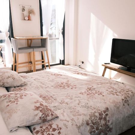 Studio With Lake And Montains Views Free Parking Луино Екстериор снимка
